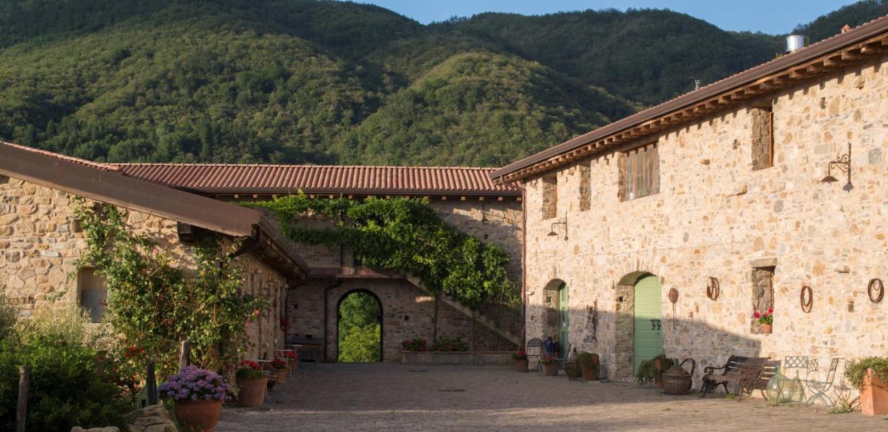 Hotel Podere Conti Filattiera Dış mekan fotoğraf